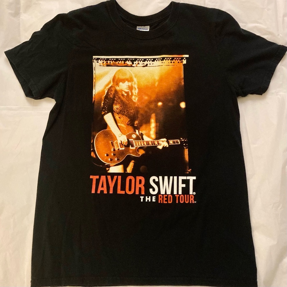 Taylor Swift “Red” tour t shirt 2013.
